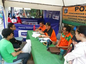 DLH DKI Tindak 3 Warga yang Buang Sampah Sembarangan di CFD