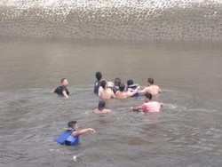 Seorang Gadis ABG Tewas Tenggelam di Embung Sleman