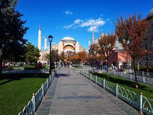 Menjelajahi Turki Seharian? Bisa Banget