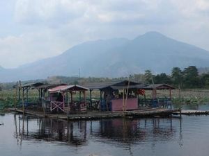 Situ Bagendit Garut, Tempat Liburan Nikmati Alam Weekend Ini Situ Bagendit Garut, Tempat Liburan Nikmati Alam Weekend Ini
