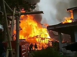 Kebakaran di Toraja Utara: 6 Rumah, 1 Mobil, Uang Rp 300 Juta Hangus