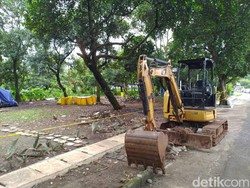 Pakai 100 Drum dan Ekskavator, Pembersihan Radioaktif di Tangsel Lanjut