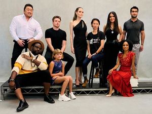 Ini Aktor yang tampilkan Adegan Ciuman Sesama Jenis di The Eternal