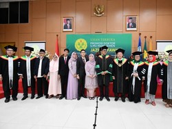 Wakil Ketua MPR Jazilul Fawaid Raih Gelar Doktor dari UNJ