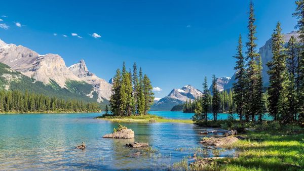 Danau Misterius di Kanada
