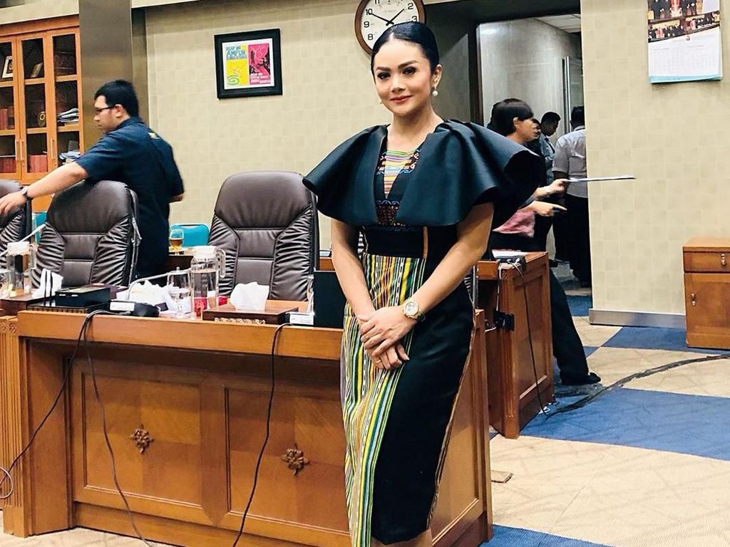 MKD Colek Krisdayanti soal Martabat sebagai Anggota DPR MKD Colek Krisdayanti soal Martabat sebagai Anggota DPR