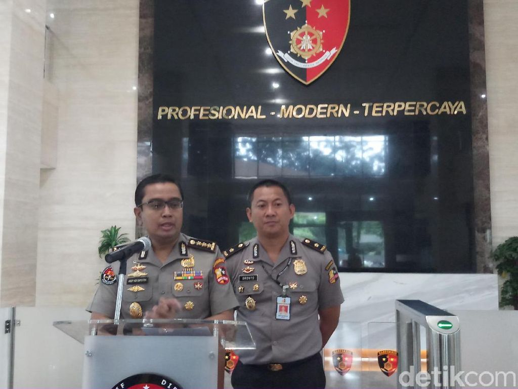 Selidiki Limbah Radioaktif di Serpong, Bareskrim Ambil Sampel Tanah Selidiki Limbah Radioaktif di Serpong, Bareskrim Ambil Sampel Tanah