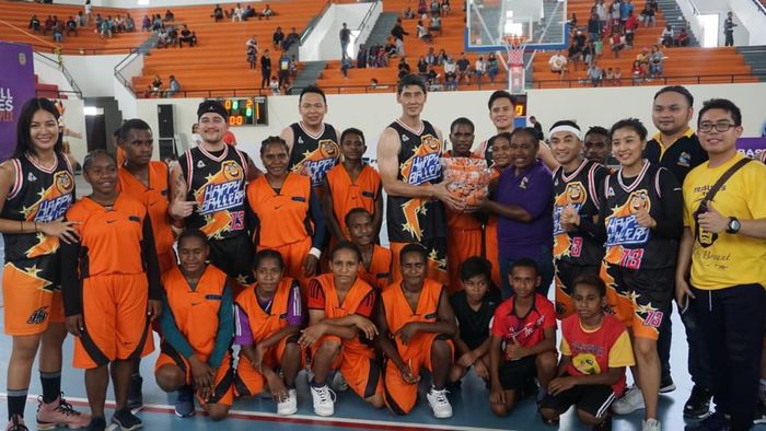 Jelang Pon Papua, Maria Selena Cs Beraksi Di Mimika Sport Complex