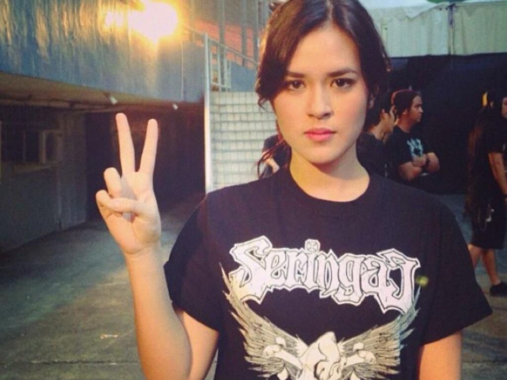 Raisa Gandeng Drummer Seringai untuk Konser di GBK Raisa Gandeng Drummer Seringai untuk Konser di GBK