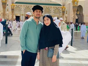 Gaya Nagita Slavina Bercadar Saat Umrah, Bikin Pangling