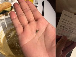 Ups! Penumpang Pesawat Ini Temukan Sekrup di Sup Pesanannya