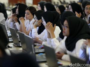 Dilema Guru Honorer Selayar Usai Tak Dapat Formasi di Seleksi PPPK 2024 Dilema Guru Honorer Selayar Usai Tak Dapat Formasi di Seleksi PPPK 2024