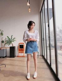 Chic dan Feminin, Square Neck Top 