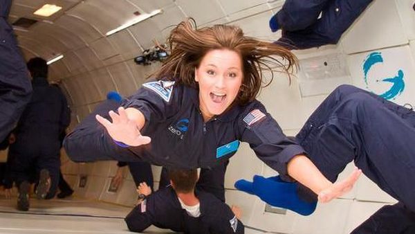 Potret Sensasi Naik Pesawat dengan Gravitasi Nol