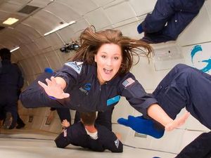 Potret Sensasi Naik Pesawat dengan Gravitasi Nol