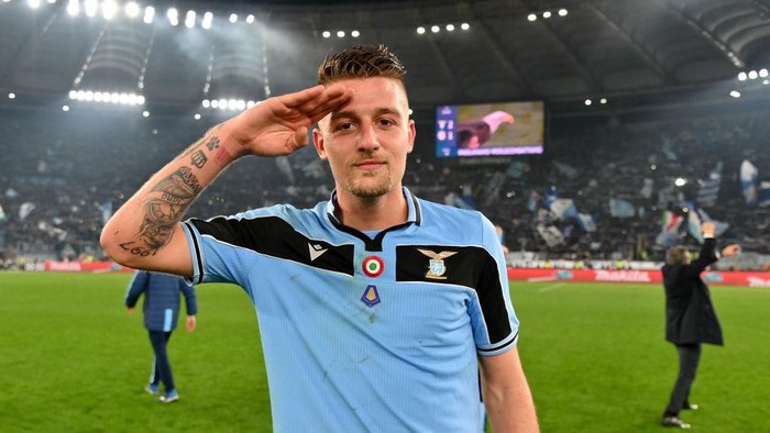 ROME, ITALY - FEBRUARY 16: Sergej Milinkovic Savic of SS Lazio celebrates winning after the Serie A match between SS Lazio and  FC Internazionale at Stadio Olimpico on February 16, 2020 in Rome, Italy. (Photo by Marco Rosi/Getty Images)