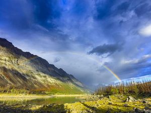 Setiap Setahun Sekali Air di Danau Ini Menghilang dengan Misterius