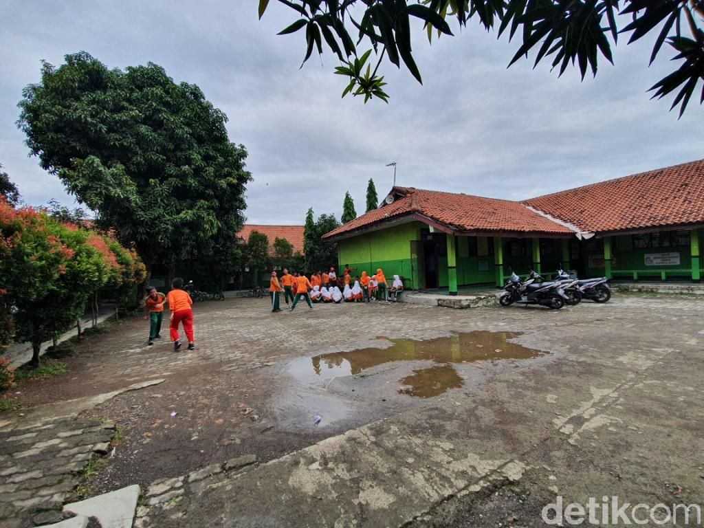 SD di Bekasi Dibobol Maling, Laptop Isi Nilai Siswa-Proyektor Raib