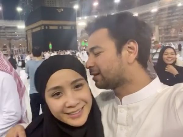 Rayakan Ultah saat Umrah, Ini Doa Raffi Ahmad dan Nagita Slavina
