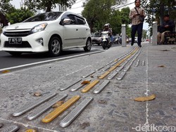 Duh! Ratusan Guiding Block di Pedestrian Kotabaru Yogya Hilang