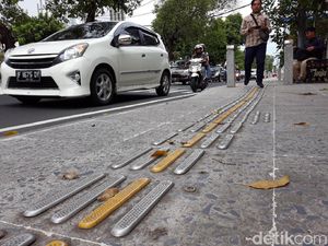 Duh! Ratusan Guiding Block di Pedestrian Kotabaru Yogya Hilang Duh! Ratusan Guiding Block di Pedestrian Kotabaru Yogya Hilang