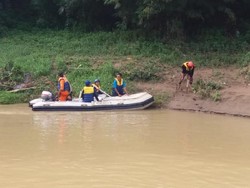 Bocah Ciamis Hanyut di Sungai, Tim SAR Gabungan Lakukan Pencarian