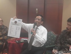 Terima Dokumen dari Veronica Koman, Mahfud: Cuma Kayak Gini, Tidak Jelas