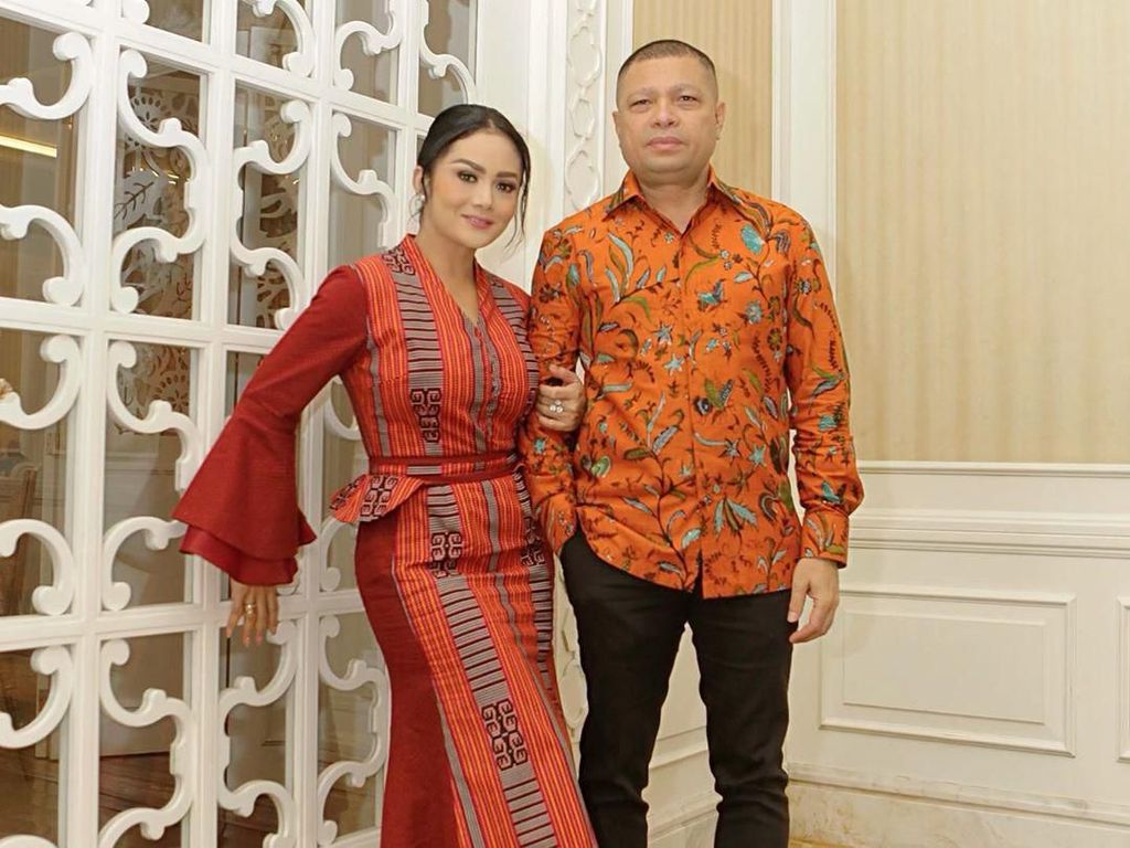 Krisdayanti Akan Jalani Lebaran Pertama Tanpa Raul Lemos Krisdayanti Akan Jalani Lebaran Pertama Tanpa Raul Lemos