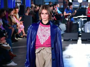 Paniknya Kaia Gerber Saat Dinobatkan Jadi Model of the Year Paniknya Kaia Gerber Saat Dinobatkan Jadi Model of the Year