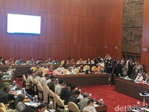Mentan-Ketua Komisi IV Debat Panas soal Lumbung Pangan di Kalteng