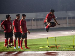 Selain di lapangan, para pemain timnas juga akan menempa fisiknya di tempat gym.
