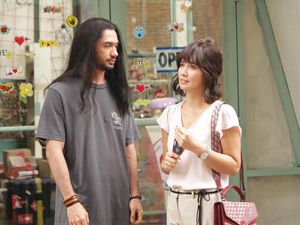 Main di Toko Barang Mantan, Reza Rahadian: Cinta Harus Diungkapkan