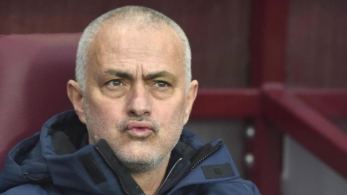 Jose Mourinho Tottenhams manager Jose Mourinho waits for the start of the English Premier League soccer match between Aston Villa and Tottenham Hotspur at Villa Park in Birmingham, England, Sunday, Feb. 16, 2020. (AP Photo/Rui Vieira)