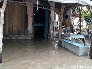 Tanggul Sungai Cisanggarung Jebol, Enam Desa di Brebes Kebanjiran
