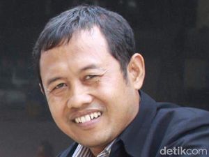 Unnes Cabut Skors Dosen Sucipto yang Dinilai Posting Hina Jokowi Unnes Cabut Skors Dosen Sucipto yang Dinilai Posting Hina Jokowi