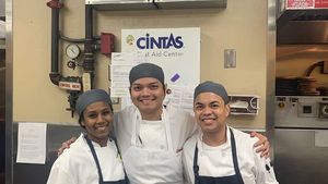 Salut! Chef Renzky Kurniawan Ikut Siapkan Makanan Oscar 2020