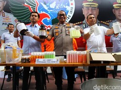 Pabrik Kosmetik Ilegal di Depok Dibongkar Polisi, Omzet Rp 200 Juta