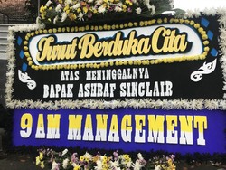 Sederet Rekan Artis Melayat ke Rumah Duka Ashraf Sinclair