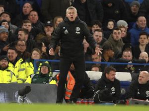 Soal Insiden Maguire, Solskjaer: Dia Cuma Melindungi Diri Soal Insiden Maguire, Solskjaer: Dia Cuma Melindungi Diri