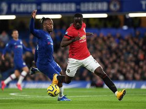 Gocekan Ngeri-ngeri Sedap Bailly buat Batshuayi Tak Berkutik