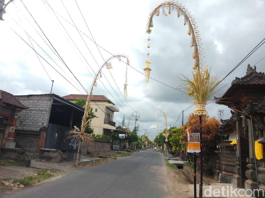 Seputar Hari Raya Galungan hingga Makna Pemasangan Penjor di Bali