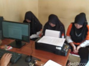 Ibu-Anak di Garut Kompak Curi Belasan Perhiasan Emas Majikan