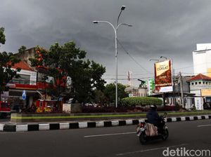 Prakiraan Cuaca Bandung, Sabtu 12 Oktober 2024: Berawan Tebal Prakiraan Cuaca Bandung, Sabtu 12 Oktober 2024: Berawan Tebal