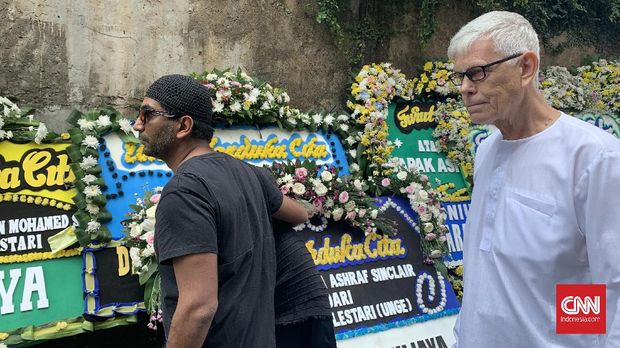 Orang Tua Ashraf Sinclair Tiba di Rumah Duka