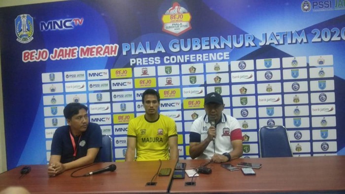 Konferensi pers Madura United