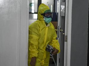 Pilu Tenaga Medis COVID-19, Serumah tapi Cium-Peluk Anak Via Video Call