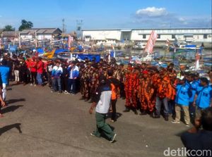 Dimediasi Polisi, Kelompok Massa Urung Demo PLTU Palabuhanratu Dimediasi Polisi, Kelompok Massa Urung Demo PLTU Palabuhanratu
