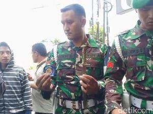 Laga Persebaya Vs Arema, Polisi Amankan Satu Suporter Bawa Sajam