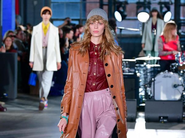 10 Koleksi Busana Coach di New York Fashion Week 2020