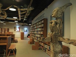 Perpustakaan Freedom Institute Punya Buku Kuno Tahun 1.800